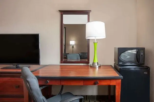 Oda, 2 Büyük (Queen) Boy Yatak, Sigara İçilmez