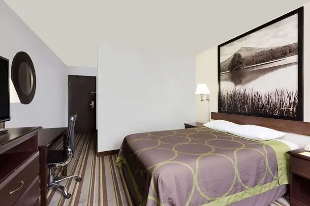 Oda, 1 Büyük (Queen) Boy Yatak, Engellilere Uygun, Sigara İçilmez (Mobility)