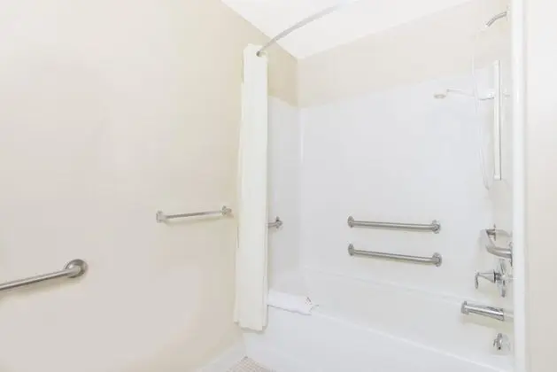 Oda, 1 Çift Kişilik Yatak, Engellilere Uygun, Sigara İçilmez (Mobility/Hearing, Tub w/Grab Bars)