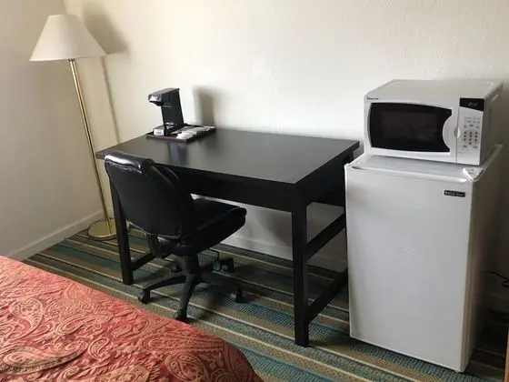 Traditional Tek Büyük Yataklı Oda