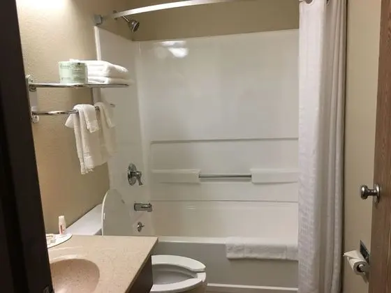 Oda, 1 Büyük (Queen) Boy Yatak