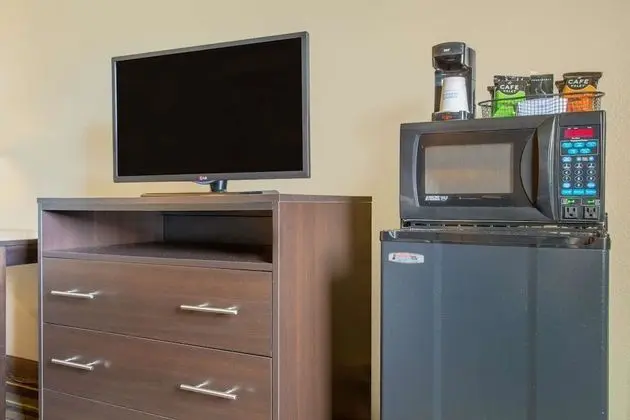 Tek Büyük Yataklı Oda, 2 Çift Kişilik Yatak