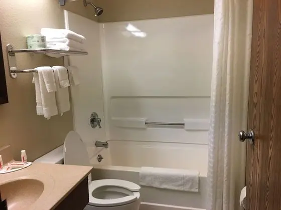 Tek Büyük Yataklı Oda, 2 Çift Kişilik Yatak