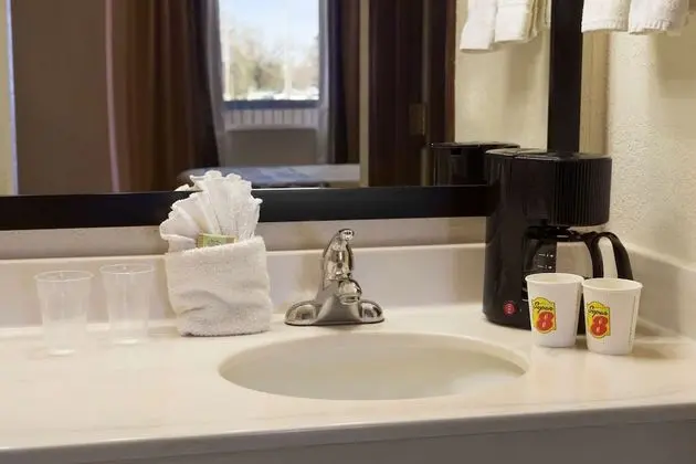 Tek Büyük Yataklı Oda, 2 Çift Kişilik Yatak