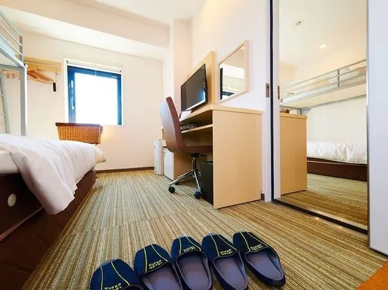 Oda, Sigara İçilmez, Bağlantılı Odalar (2 Double & 2 Upper Bunk Bed)