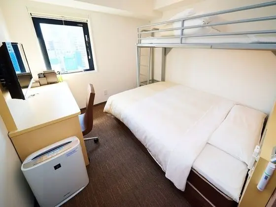 Oda, Sigara İçilmez (No Cleaning Service, 3 People Use)