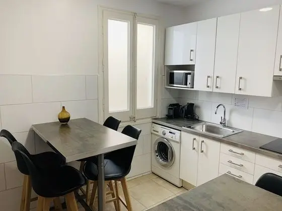 İki Ayrı Yataklı Oda, Ortak Banyo