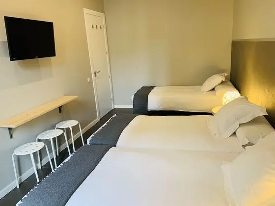 Üç Kişilik Oda, Ortak Banyo