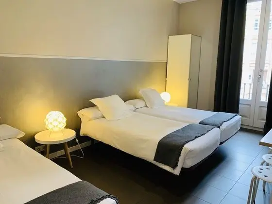 Üç Kişilik Oda, Ortak Banyo