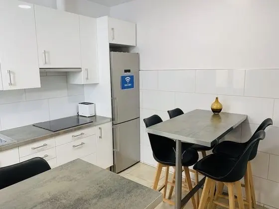 Üç Kişilik Oda, Ortak Banyo