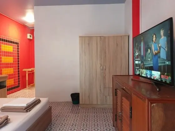 Honeymoon Oda, Sigara İçilmez