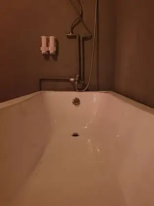 Honeymoon Oda, Sigara İçilmez
