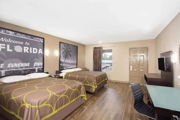 Oda, 2 Büyük (Queen) Boy Yatak, Sigara İçilebilir