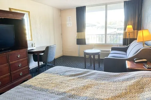 Oda, 1 Çift Kişilik Yatak, Sigara İçilebilir