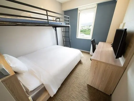 Üç Kişilik Oda (1 Double Bed + 1 Loft Bed)