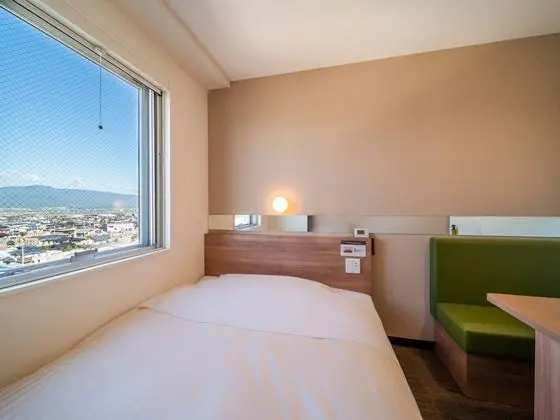 Tek Kişilik Oda, Sigara İçilmez (Extra)