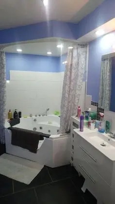 Ev, 5 Yatak Odası, Sıcak Su Havuzu