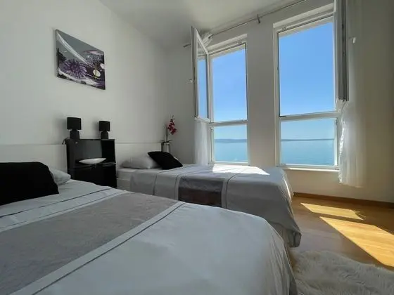 Luxury Apart Daire, 2 Yatak Odası, Plaj Manzaralı, Denize Sıfır