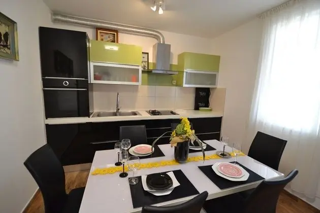 Luxury Apart Daire, 2 Yatak Odası, Plaj Manzaralı, Denize Sıfır