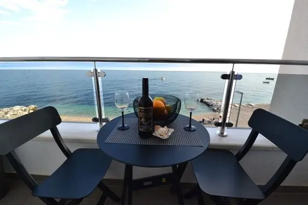 Luxury Apart Daire, 2 Yatak Odası, Plaj Manzaralı, Denize Sıfır