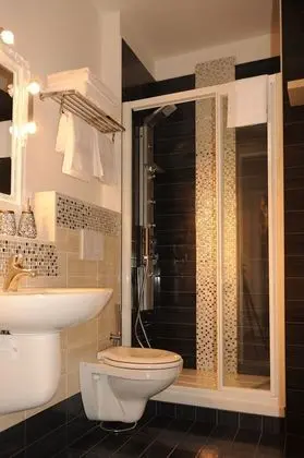 Classic Tek Büyük Yataklı Oda