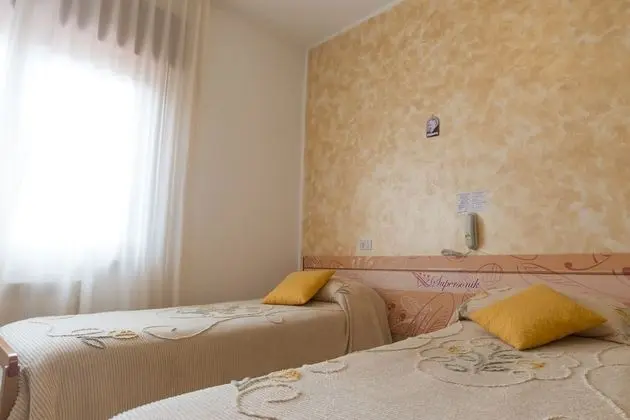 İki Ayrı Yataklı Oda, 2 Tek Kişilik Yatak