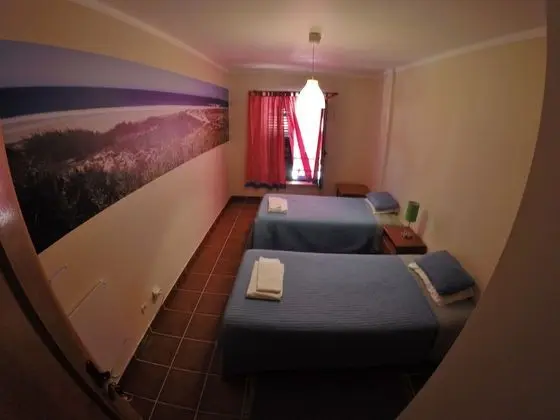 İki Ayrı Yataklı Oda, Ortak Banyo