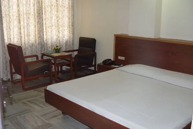 Tek Büyük veya İki Ayrı Yataklı Oda (Non air conditioned)