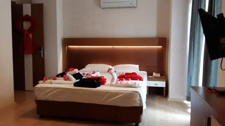 Standart Oda, Kara Manzaralı