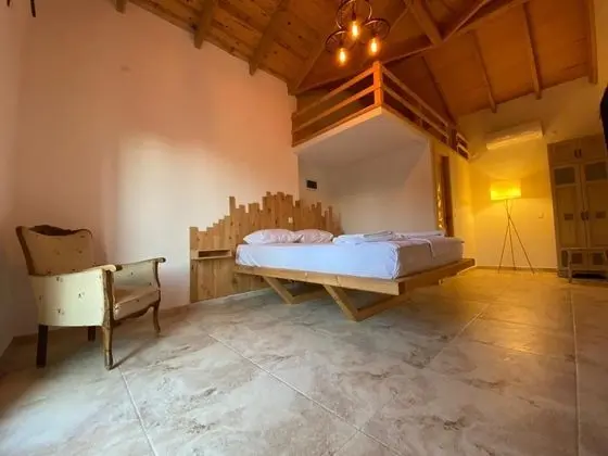 Taş Ev, Bahçe Manzaralı, Teraslı
