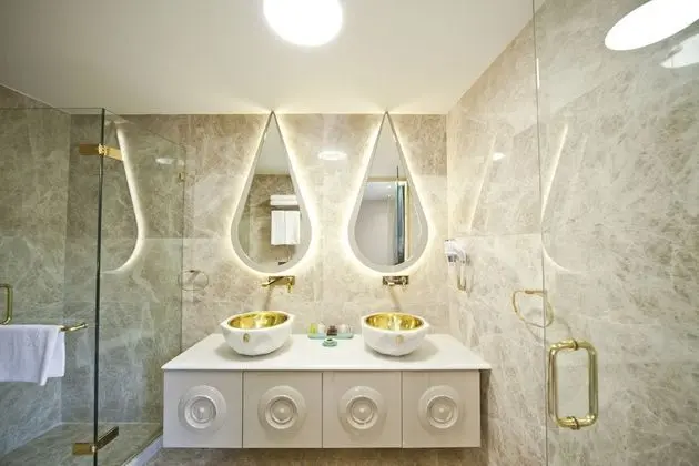 Bathroom sink