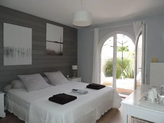 Tek Büyük Yataklı Oda (2 - Cap Ferret)