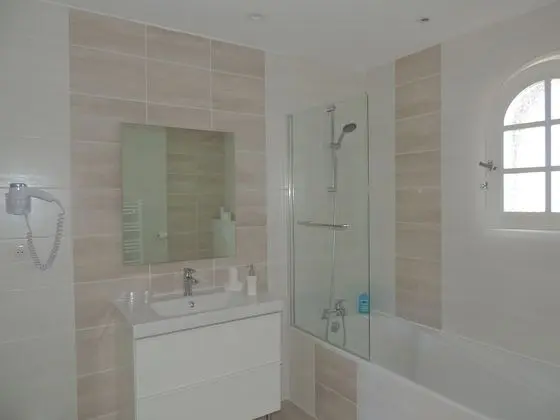 Tek Büyük Yataklı Oda (2 - Cap Ferret)