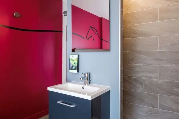 Classic Oda, 1 Büyük (Queen) Boy Yatak, Sigara İçilmez, Balkon