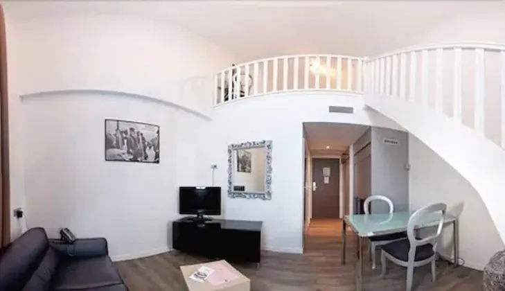 Junior Süit, 1 Büyük (Queen) Boy Yatak ve Çekyat, Sigara İçilmez, Küçük Mutfak (with Sofabed)