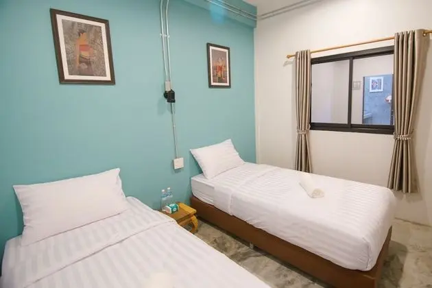 Standard Twin Room with Shared Bathroom
