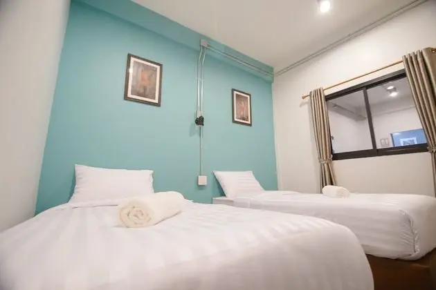 Standard Twin Room with Shared Bathroom