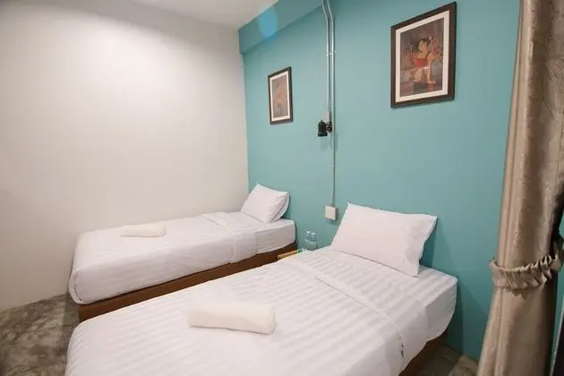 Standard Twin Room with Shared Bathroom