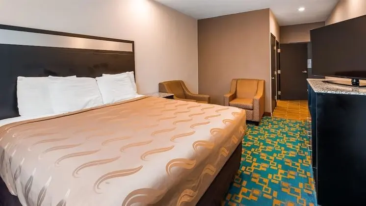 Standard Oda, 1 En Büyük (King) Boy Yatak, Engellilere Uygun, Sigara İçilmez (Walk-in Shower)