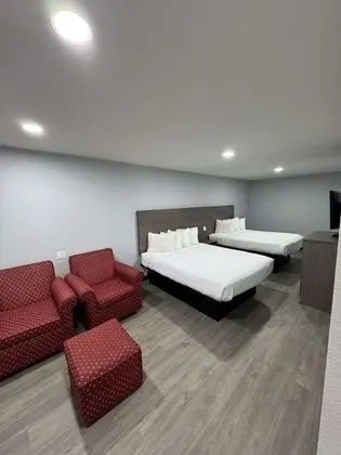 Standard Oda, 2 Büyük (Queen) Boy Yatak, Engellilere Uygun, Küvet