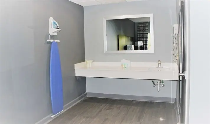 Standard Oda, 1 En Büyük (King) Boy Yatak ve Çekyat, Sigara İçilebilir (with Sofabed)