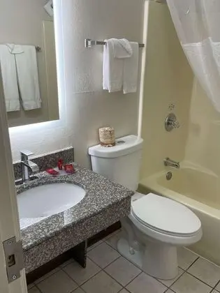 Standard Oda, 2 Çift Kişilik Yatak, Sigara İçilmez, Buzdolabı ve Mikrodalga