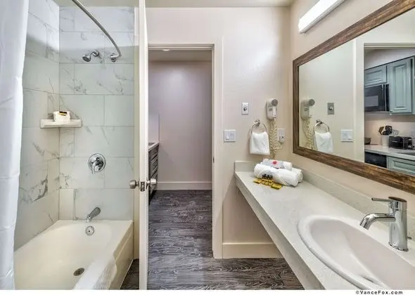 Süit, 1 En Büyük (King) Boy Yatak, Sigara İçilmez, Jakuzi