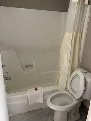 Standard Oda, 1 En Büyük (King) Boy Yatak ve Çekyat, Sigara İçilebilir (with Sofabed)