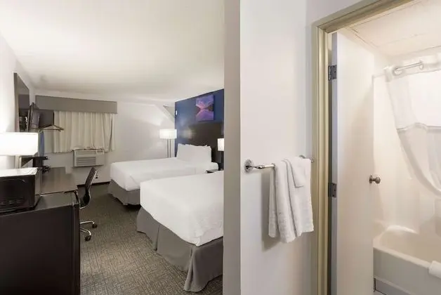 Standard Oda, 2 Büyük (Queen) Boy Yatak, Sigara İçilmez, Buzdolabı ve Mikrodalga (Pet Friendly)
