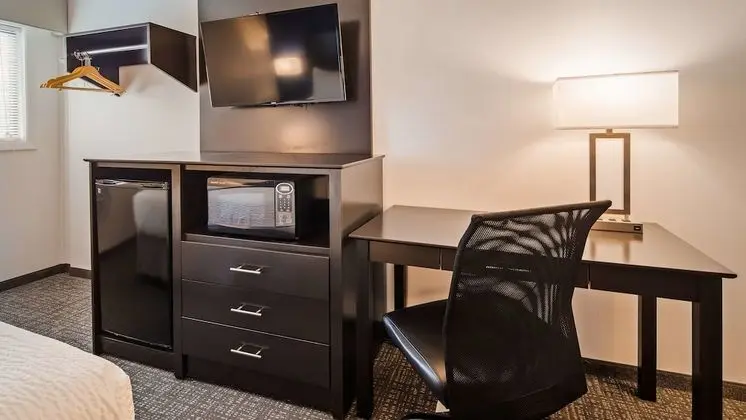Standard Oda, 2 Büyük (Queen) Boy Yatak, Sigara İçilmez, Buzdolabı ve Mikrodalga (Pet Friendly)