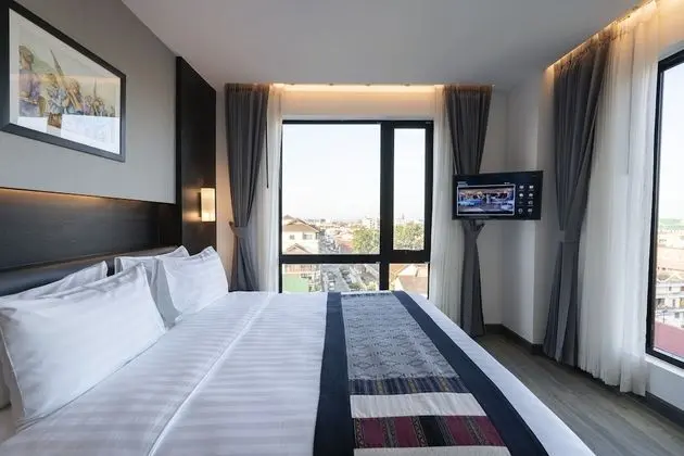 Deluxe Oda, 1 En Büyük (King) Boy Yatak, Sigara İçilmez, Şehir Manzaralı