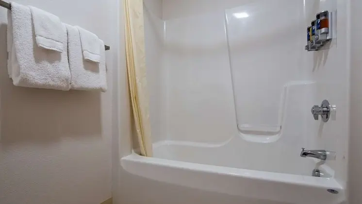 Standard Oda, 2 Büyük (Queen) Boy Yatak, Sigara İçilmez, Buzdolabı ve Mikrodalga