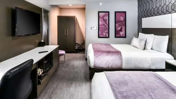 Standard Oda, 2 Çift Kişilik Yatak, Sigara İçilmez, Buzdolabı ve Mikrodalga (Walk-in Shower)
