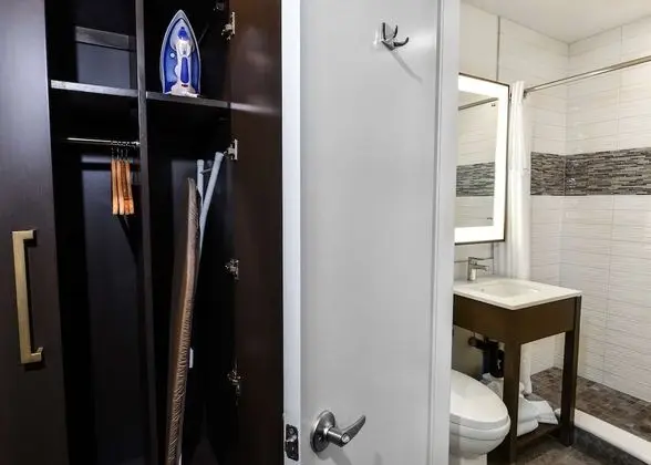 Standard Oda, 2 Çift Kişilik Yatak, Sigara İçilmez, Buzdolabı ve Mikrodalga (Walk-in Shower)